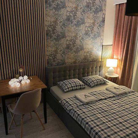 Apartament Royal Chelmonskiego Srem Bagian luar foto